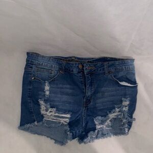 Jean shorts frayed